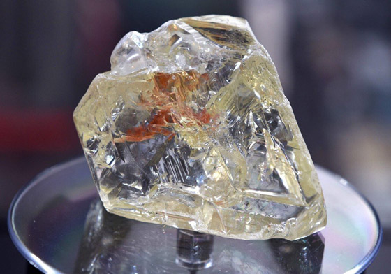 تطوير أقوى زجاج في العالم.. حاد مثل الماس وسيحدث ثورة بعالم التكنولوجيا صورة رقم 2