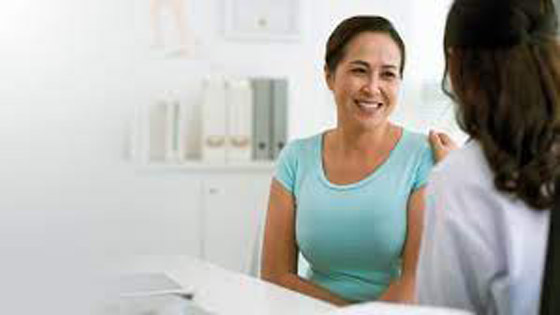 قِصَر القامة عند النساء في منتصف العمر ينذر بمخاطر صحية.. دراسة علمية: قد يكنّ عرضة للوفاة المبكرة صورة رقم 2