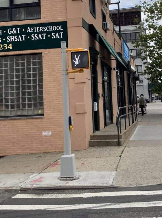 صور طريفة تبين خطورة النوم أثناء العمل صورة رقم 9