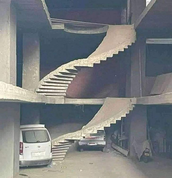 صور طريفة تبين خطورة النوم أثناء العمل صورة رقم 1