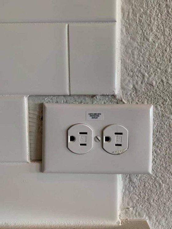 صور طريفة تبين خطورة النوم أثناء العمل صورة رقم 4