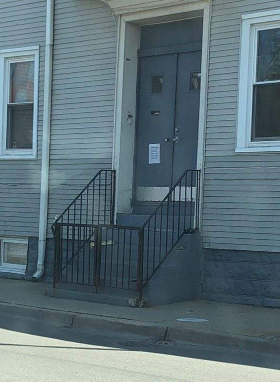 صور طريفة تبين خطورة النوم أثناء العمل صورة رقم 7