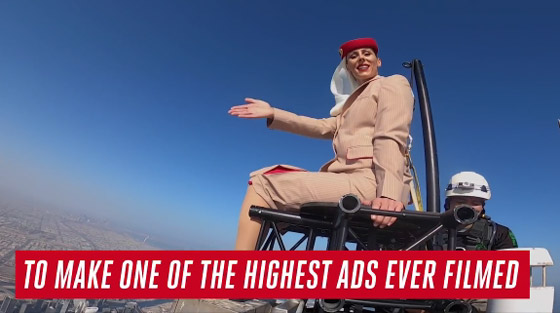 طيران الإمارات ينشر أعلى إعلان في العالم يحبس الأنفاس من قمة برج خليفة صورة رقم 3