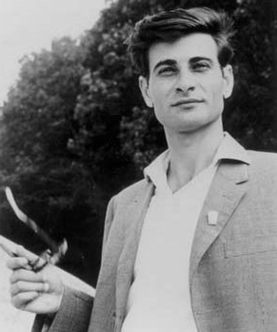 صورة رقم 6 - غزة: إحياء الذكرى الـ13 لرحيل شاعر الثورة الفلسطيني محمود درويش صورة رقم 6 - غزة: إحياء الذكرى الـ13 لرحيل شاعر الثورة الفلسطيني محمود درويش