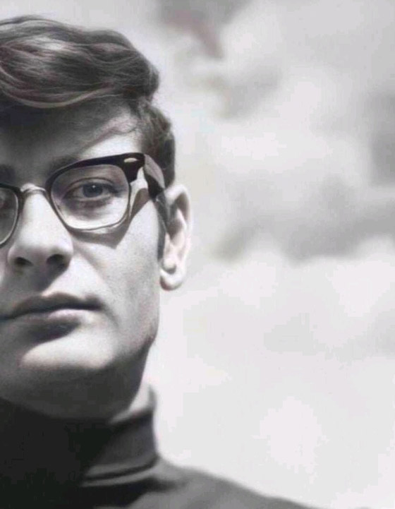 صورة رقم 12 - غزة: إحياء الذكرى الـ13 لرحيل شاعر الثورة الفلسطيني محمود درويش صورة رقم 12 - غزة: إحياء الذكرى الـ13 لرحيل شاعر الثورة الفلسطيني محمود درويش