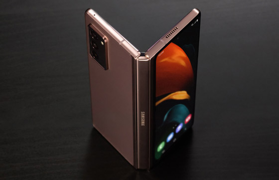 سامسونغ تكشف عن نموذجين جديدين من الهواتف القابلة للطي صورة رقم 5