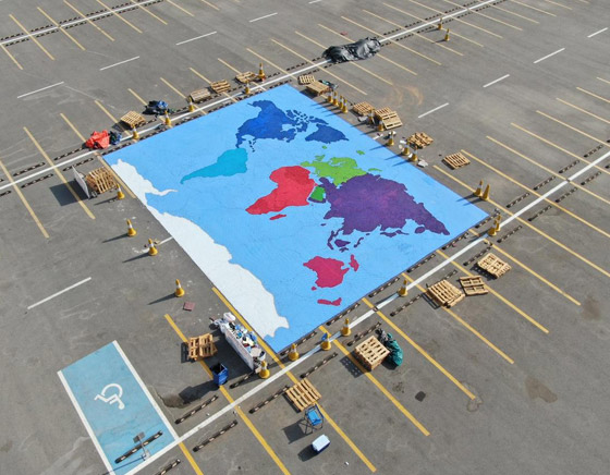 سعودية تدخل موسوعة جينيس بأكبر لوحة موزاييك بالعالم من أغطية البلاستيك صورة رقم 1