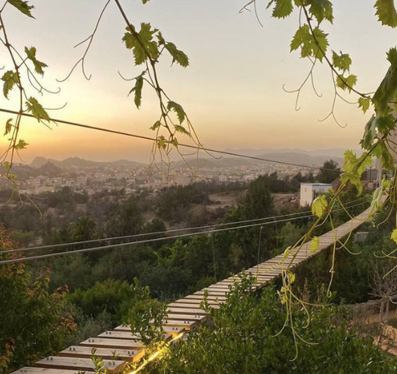 جسر معلق في السعودية يتحرك كلما هبت الرياح.. هل تجرؤ الصعود عليه؟ صورة رقم 3