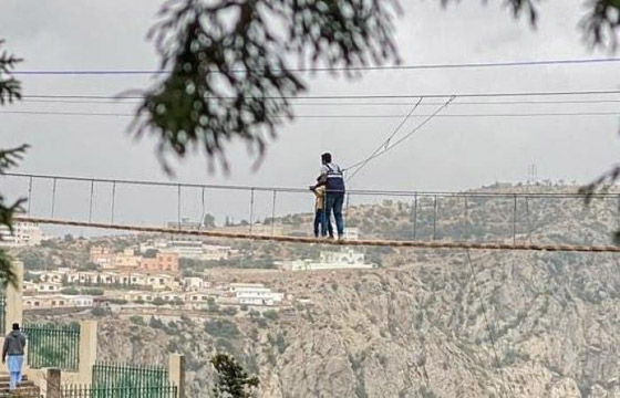 جسر معلق في السعودية يتحرك كلما هبت الرياح.. هل تجرؤ الصعود عليه؟ صورة رقم 5