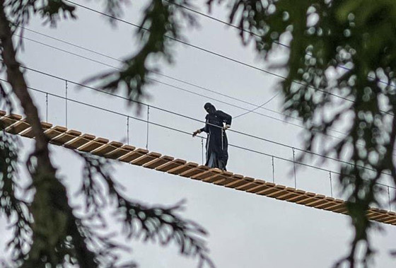 جسر معلق في السعودية يتحرك كلما هبت الرياح.. هل تجرؤ الصعود عليه؟ صورة رقم 6