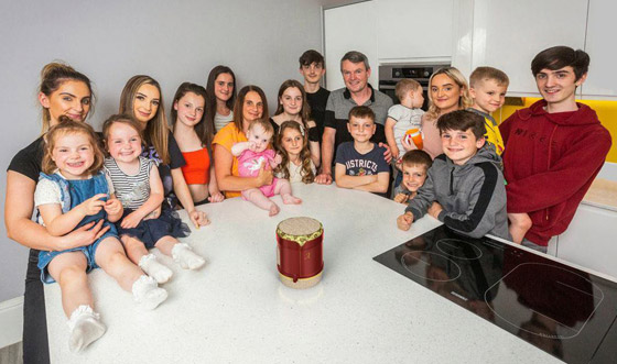 فيديو وصور: أم أكبر عائلة بريطانية (22 ولدا وبنتا) تروي أطرف وأصعب المواقف صورة رقم 5