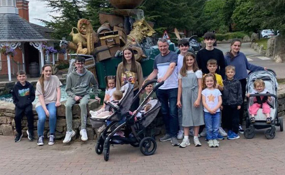 فيديو وصور: أم أكبر عائلة بريطانية (22 ولدا وبنتا) تروي أطرف وأصعب المواقف صورة رقم 6