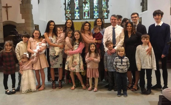 فيديو وصور: أم أكبر عائلة بريطانية (22 ولدا وبنتا) تروي أطرف وأصعب المواقف صورة رقم 11