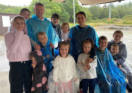 فيديو وصور: أم أكبر عائلة بريطانية (22 ولدا وبنتا) تروي أطرف وأصعب المواقف صورة رقم 21