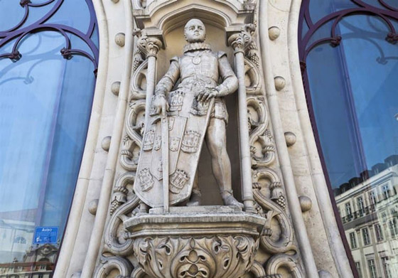 تعرفوا إلى معالم أثرية مهمة دمرها غباء البشر وتصرفاتهم المتهورة صورة رقم 9