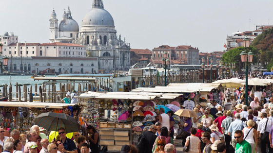 زيارة البندقية لن تكون مجانية بعد اليوم! المدينة الإيطالية تفرض رسوم دخول صورة رقم 2