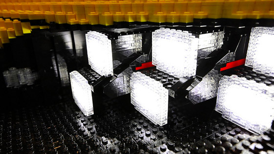 يمكن قيادتها.. متنزه ياباني يصنع سيارة بالحجم الطبيعي من مكعبات الليغو صورة رقم 11