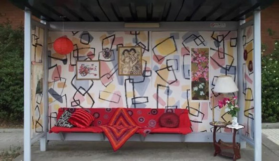 مرحاض وقاعة للأحلام.. إليكم أجمل وأغرب 8 محطات للباص حول العالم صورة رقم 4