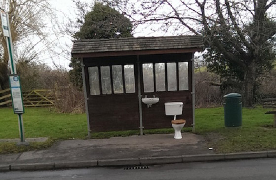 مرحاض وقاعة للأحلام.. إليكم أجمل وأغرب 8 محطات للباص حول العالم صورة رقم 8