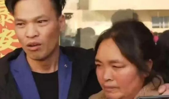 رسمة تساعد شاب على الرجوع لأسرته بعد اختطافه 33 عامًا صورة رقم 5