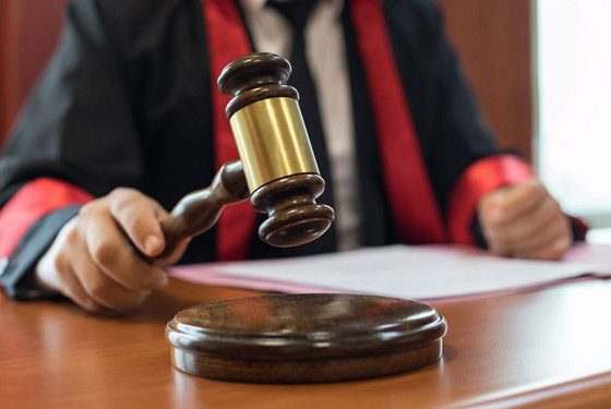 تعرفوا إلى دعاوى قضائية غريبة وصادمة.. بعضهم حصل على مبالغ طائلة! صورة رقم 2