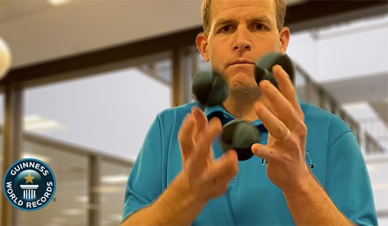 فيديو وصور: رجل أمريكي خارق يحطم 52 رقما قياسيا في 52 أسبوعا! صورة رقم 11