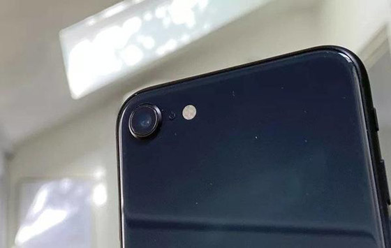 في أبريل.. إطلاق آي فون SE3 بسعر رخيص صورة رقم 3