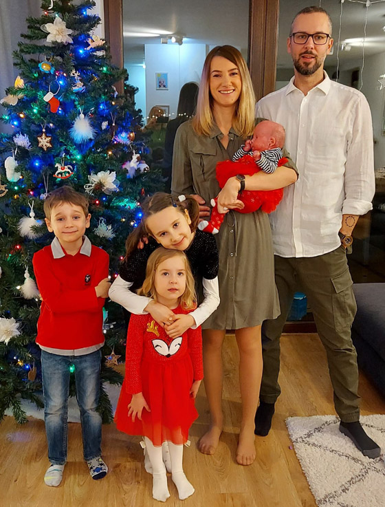 وُلدت بجلد قوقعة السلحفاة! طفلة هزمت توقعات الأطباء بموتها بمرض نادر صورة رقم 2