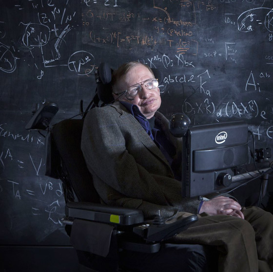 معادلات ورسومات غامضة.. محاولات لحل لغز سبورة ستيفن هوكينغ السوداء صورة رقم 2