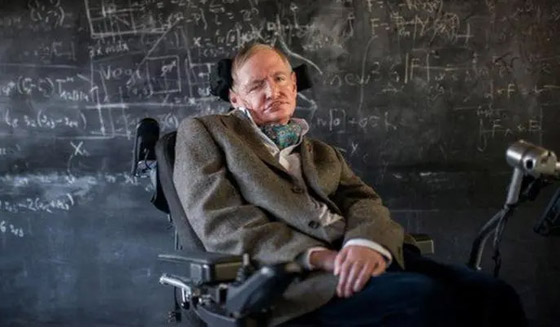معادلات ورسومات غامضة.. محاولات لحل لغز سبورة ستيفن هوكينغ السوداء صورة رقم 8