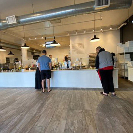 سلسلة مخابز أمريكية تبحث عن “مولعٍ بالكعك المحلَّى”.. وظيفته تجريب نكهاتها وترويجها على “السوشيال ميديا” صورة رقم 3