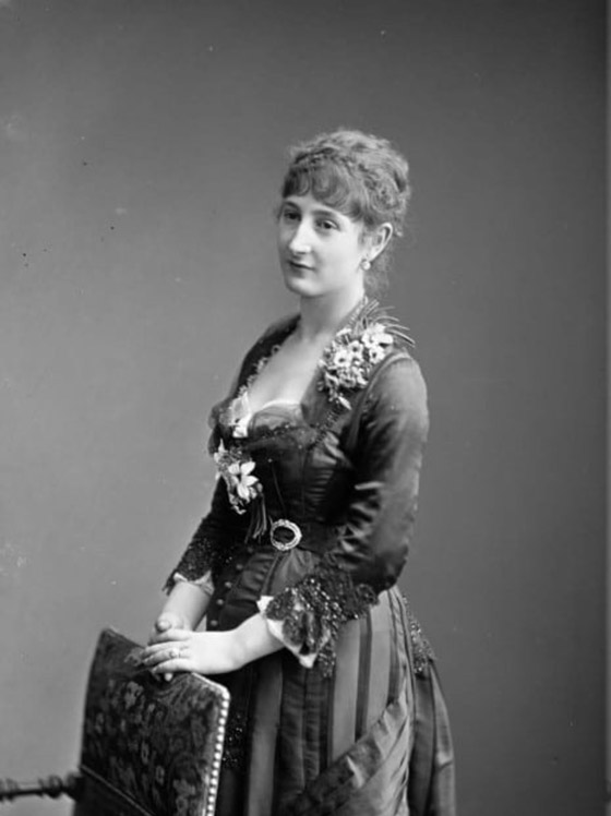 لوحات بورتريه شهيرة بإلهام من أشخاص حقيقيين صورة رقم 11