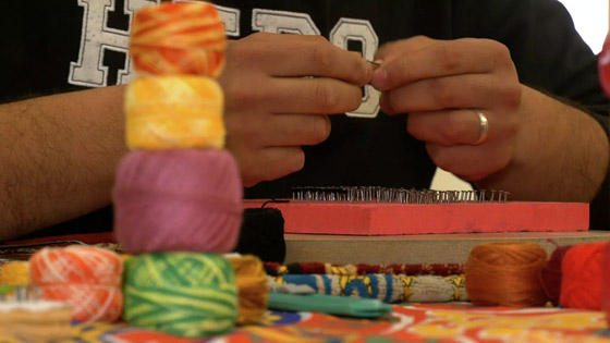 بالفيديو: فلسطيني يشكل لوحات فنية رائعة بالمسمار والخيط صورة رقم 2