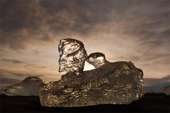 إحدى عجائب الطبيعة الجليدية.. الشاطئ الماسي الخلاب في أيسلندا صورة رقم 3