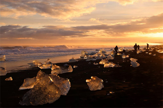 إحدى عجائب الطبيعة الجليدية.. الشاطئ الماسي الخلاب في أيسلندا صورة رقم 9