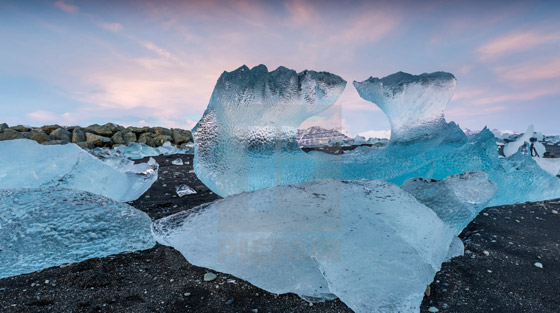 إحدى عجائب الطبيعة الجليدية.. الشاطئ الماسي الخلاب في أيسلندا صورة رقم 13