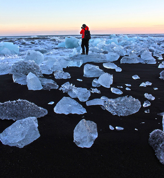 إحدى عجائب الطبيعة الجليدية.. الشاطئ الماسي الخلاب في أيسلندا صورة رقم 15