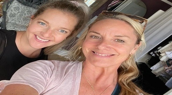 تكسب النقود من تنظيم خزائن ملابس المشاهير صورة رقم 1