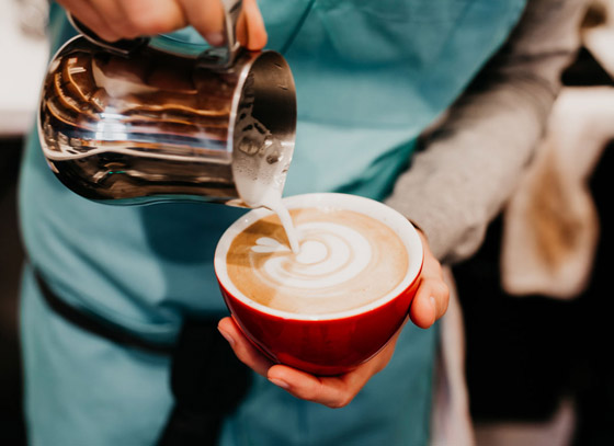 لمناسبة يوم الباريستا: إليكم جولة على أشهر المقاهي التاريخية في أوروبا صورة رقم 6