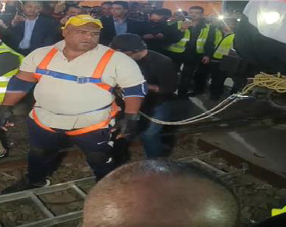 فيديو المصري كابونغا الخارق.. سحب قطارا يزن 180 طنا! صورة رقم 2 فيديو المصري كابونغا الخارق.. سحب قطارا يزن 180 طنا! صورة رقم 2