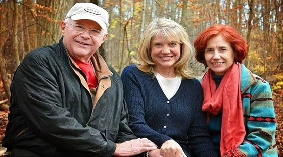 تلتقي بحبيبها وابنتها بعد 50 عاماً بفضل لينكدإن صورة رقم 1