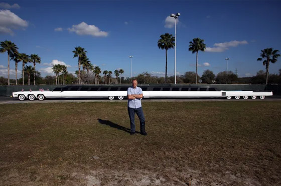 أطول سيارة بالعالم تدخل موسوعة غينيس.. طولها 30م وتحملها 26 عجلة! صورة رقم 16