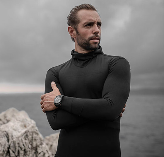 غواص فرنسي يحطم رقما قياسيا بالسباحة تحت الجليد بنفسٍ واحد! صور صورة رقم 10