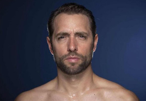 غواص فرنسي يحطم رقما قياسيا بالسباحة تحت الجليد بنفسٍ واحد! صور صورة رقم 11