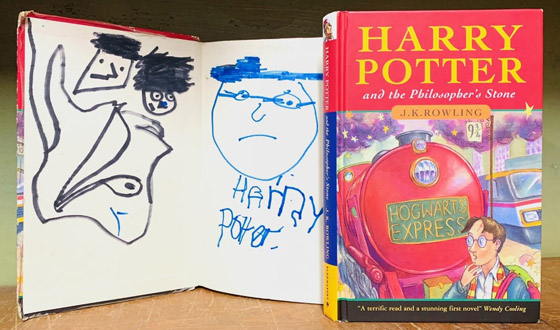 نسخة شبه مهترئة نادرة من سلسلة هاري بوتر تباع بآلاف الدولارات صورة رقم 2