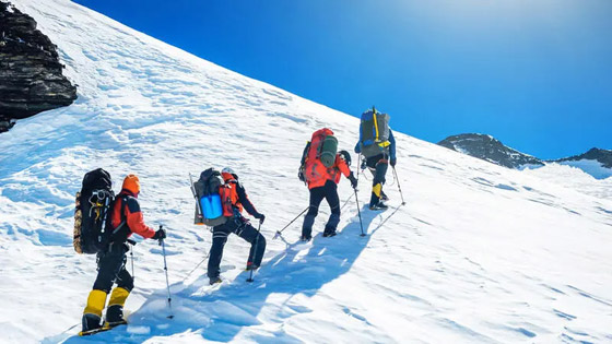 فيديو وصور: أعلى حفل شاي في العالم على قمة جبل إيفرست صورة رقم 2 فيديو وصور: أعلى حفل شاي في العالم على قمة جبل إيفرست صورة رقم 2