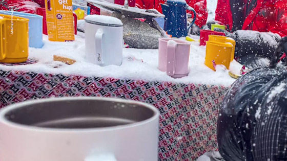 فيديو وصور: أعلى حفل شاي في العالم على قمة جبل إيفرست صورة رقم 7 فيديو وصور: أعلى حفل شاي في العالم على قمة جبل إيفرست صورة رقم 7