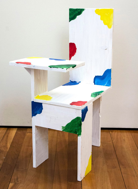 صور مدهشة: طلاب يطلقون العنان لخيالهم بمشروع تصميم كراسي خشبية صورة رقم 3