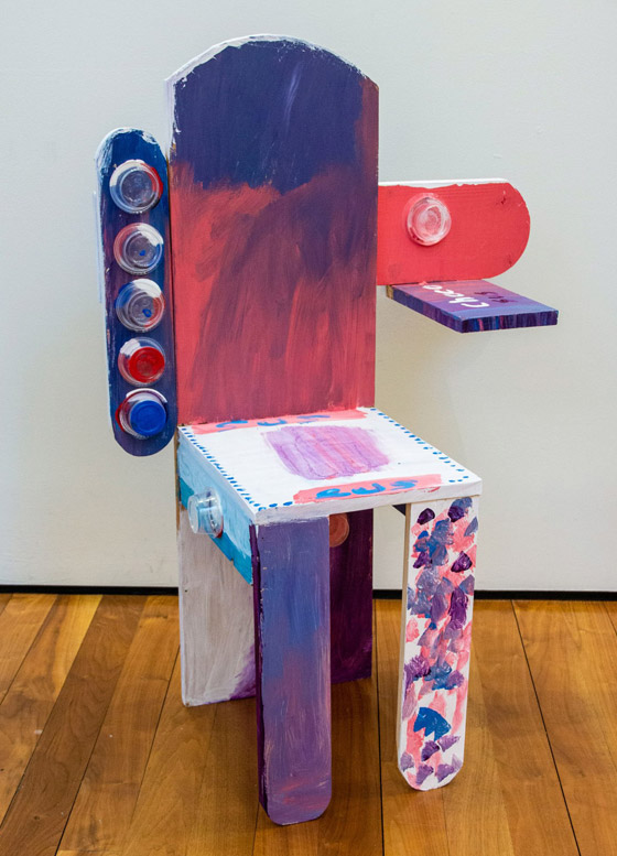 صور مدهشة: طلاب يطلقون العنان لخيالهم بمشروع تصميم كراسي خشبية صورة رقم 4