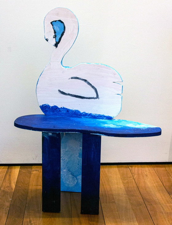 صور مدهشة: طلاب يطلقون العنان لخيالهم بمشروع تصميم كراسي خشبية صورة رقم 19